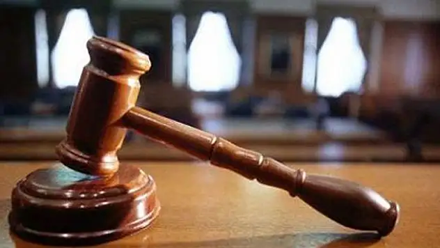 Yargıtay'dan eşinin maaşını beğenmeyen kadına şok! Mahkeme tazminata hükmetti
