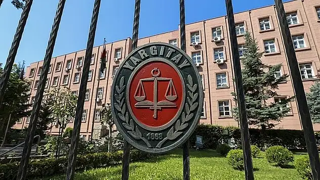 Yargıtay, İzmir depreminde yıkılan Yılmaz Erbek Apartmanı davasında bazı sanıkların cezasını bozdu