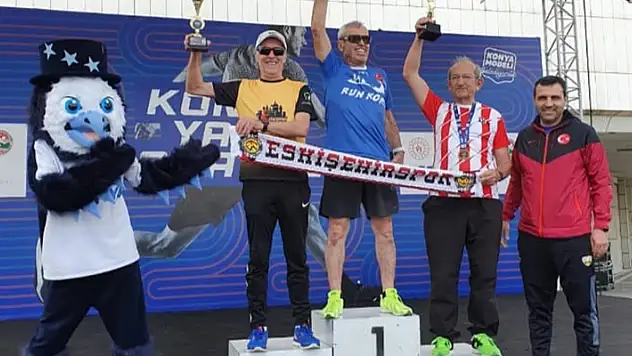 Yarı Maraton'da Konyalı sporcu Yaşar Dadak 1.'lik kürsüsüne çıktı