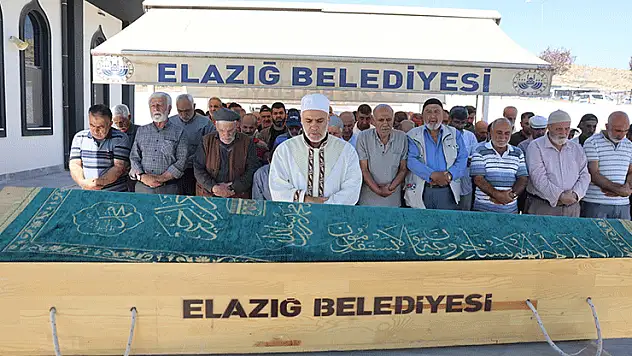 Yarım saat ara ile 2 otomobilin çarptığı yaşlı adam hayatını kaybetti