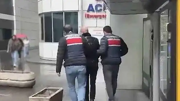 Yasa dışı bahis sitelerine teknik altyapı sağladığı iddia edilen 8 zanlı yakalandı