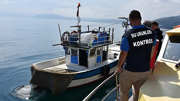 Yasa dışı su ürünleri avcılığına yönelik 2023'te 171 binin üzerinde denetim yapıldı
