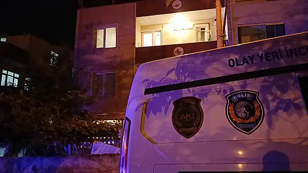 Yaşadığı evde karnından vurulmuş halde bulunan kadın hastaneye kaldırıldı