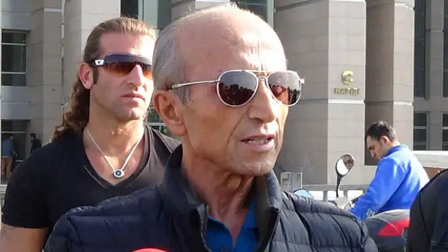 Yaşar Nuri Öztürk hayatını kaybetti