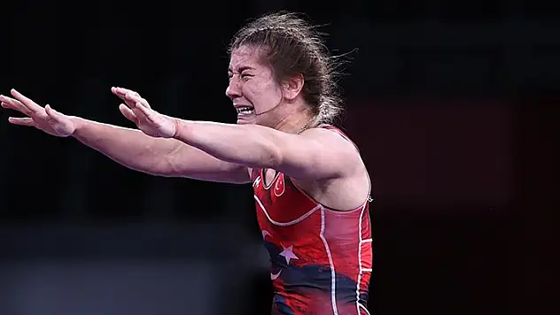 Yasemin Adar, Avrupa Güreş Şampiyonası'nda finale yükseldi
