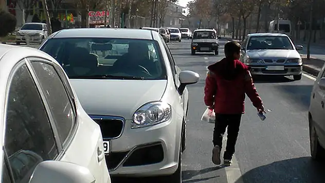 Yaşıtları Okulda, Peki Ya Onlar!