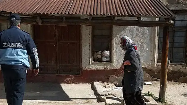 Yaşlı teyzeye belediyeden yardım eli