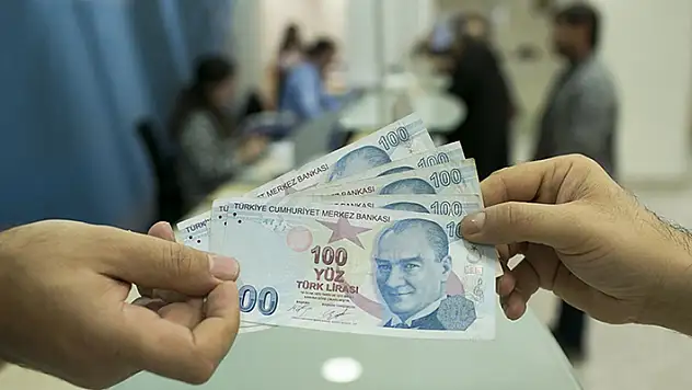 Yaşlı ve engellilerin nisan ayı aylıkları hesaplara yatırıldı
