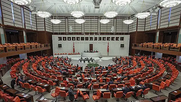 Yassıada yargılamalarının hukuki dayanağını kaldıran kanun teklifi yasalaştı