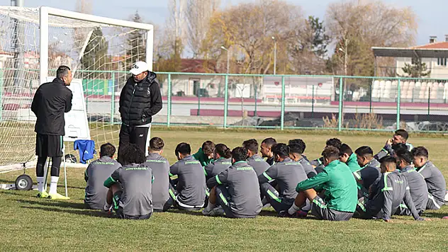 Yavru Kartal'da ayrılıklar sürecek!
