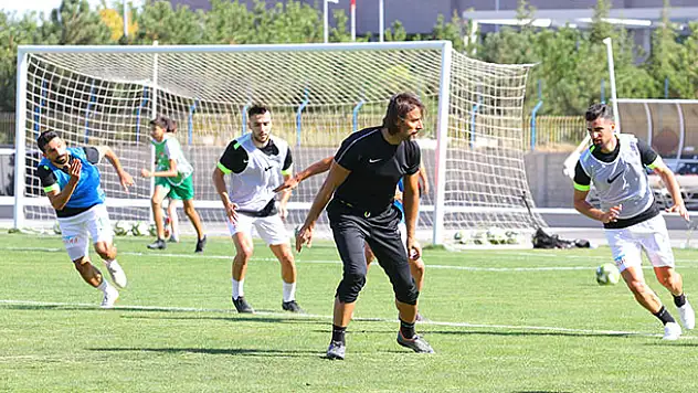 Yavru Kartal kampa giriyor