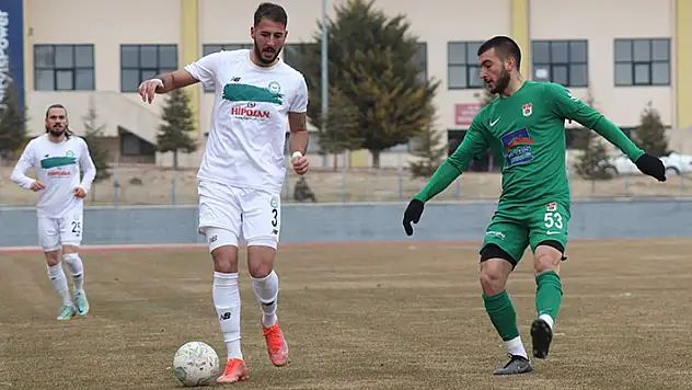 YAVRU KARTAL KEYİFSİZ!
