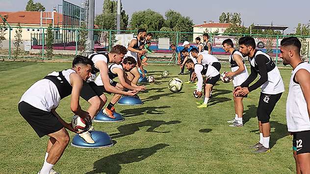 Yavru Kartal nefes açıyor