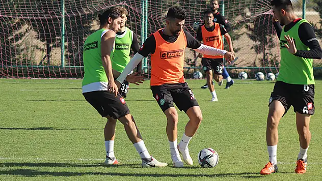 Yavru Kartal taktik çalışıyor
