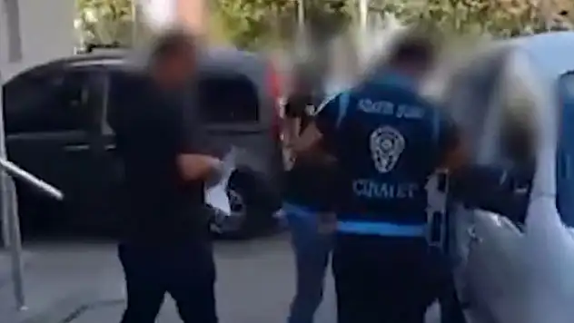 Yayaya çarpıp ölümüne neden olduğu kazadan sonra kaçan sürücü yakalanıp, tutuklandı
