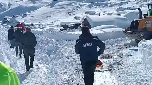Yaylada kardan mahsur kalan 5 kişi kurtarıldı
