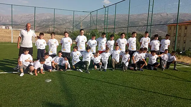 Yaz Spor Okullarıyla ilçelerde binlerce öğrenci sporla tanıştı
