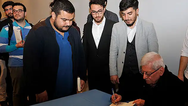 Yazar Özdenören, Selçuk'ta