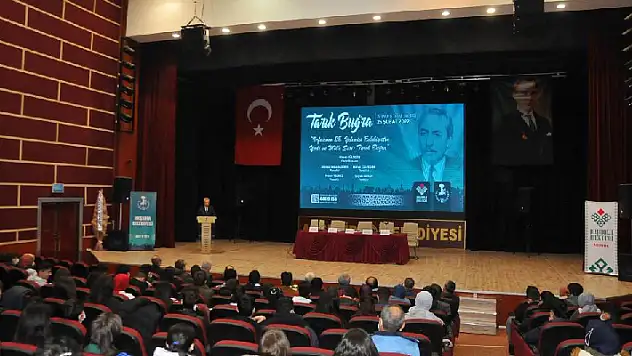 Yazar Tarık Buğra memleketi Akşehir'de anıldı
