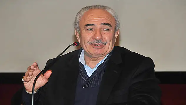 Yazar Vakkasoğlu'na yoğun ilgi