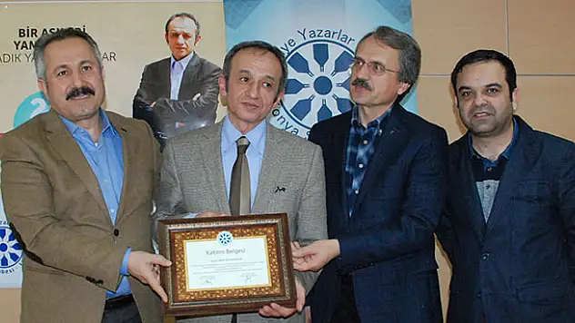 Yazar Yalsızuçanlar 'Bir Aşk Eri Yaman Dede' programına katıldı