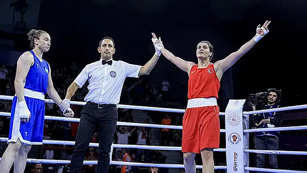 Yedi milli boksör bronz madalyayı garantiledi