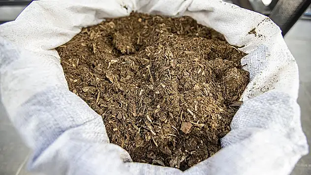 Yemek atıklarından üretilen gübre çiftçilere ücretsiz dağıtılıyor
