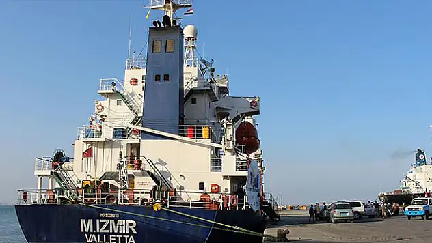 Yemen'e yardım götüren 'Şefkat Gemisi' Aden'e ulaştı