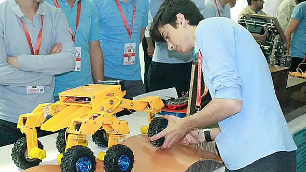 Yengeç robot birçok alanda kullanılabilecek