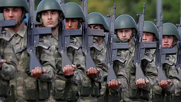 Yeni askerlik sisteminde flaş gelişme!