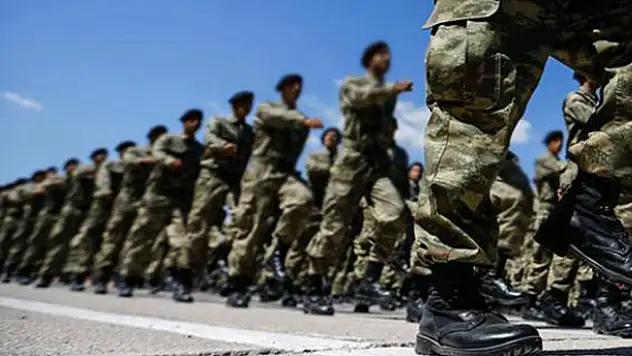 Yeni askerlik sisteminin detayları açıklandı