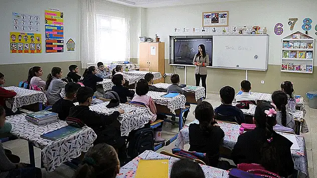 Yeni eğitim öğretim yılının ilk ders zili yarın çalacak