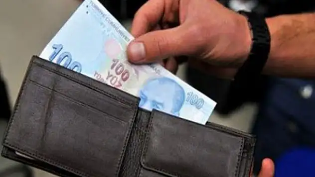 Yeni emekliye de 2 bin lira ikramiye!