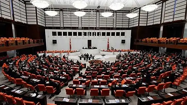 Yeni KHK'da MİT ve Milletvekili detayı