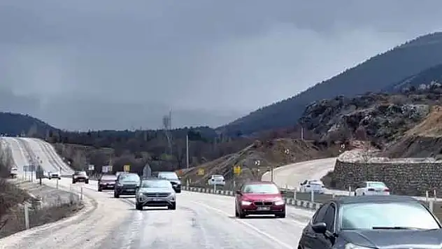 Yeni Konya Antalya kara yolunda bayram dönüşü yoğunluğu
