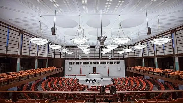 Yeni Meclis'in 'en'leri! En genç vekil hangi partide? En yaşlı vekil kim? Kaç kadın vekil olacak?
