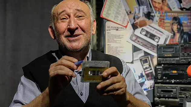 Yeni nesle radyoculuğu anlatmak için müze kurdu