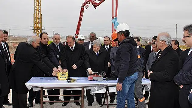 Yeni Neü Meram Tıp Fakültesi Hastanesinin Temeli Atıldı