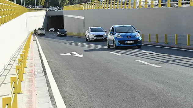 Yeni YHT Garı Alt Geçidi hizmete açıldı