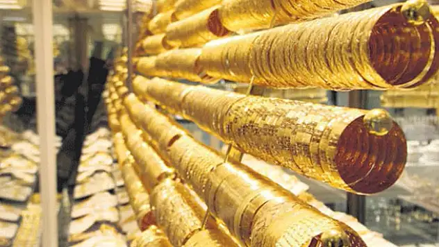 Yeni yıla hızlı girdi! Ekonomistler ve kuyumcular: Altında yeni rekor…