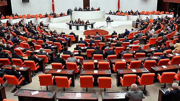 Yeniden milletvekili olmayanların hakları sürecek