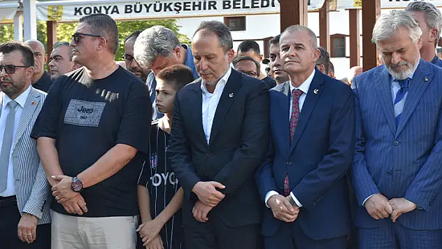 Yeniden Refah Partisi Genel Başkanı Erbakan, Konya'da cenazeye katıldı