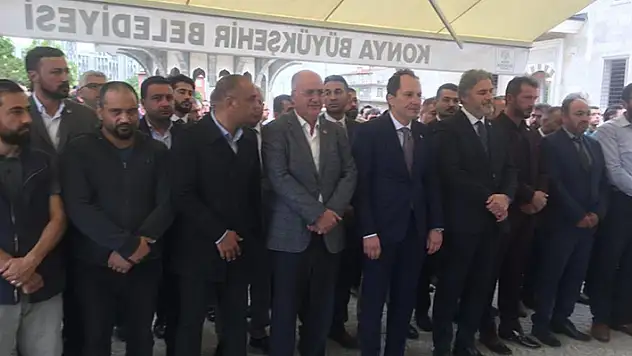 Yeniden Refah Partisi Genel Başkanı Fatih Erbakan Konya'da cenaze törenine katıldı

