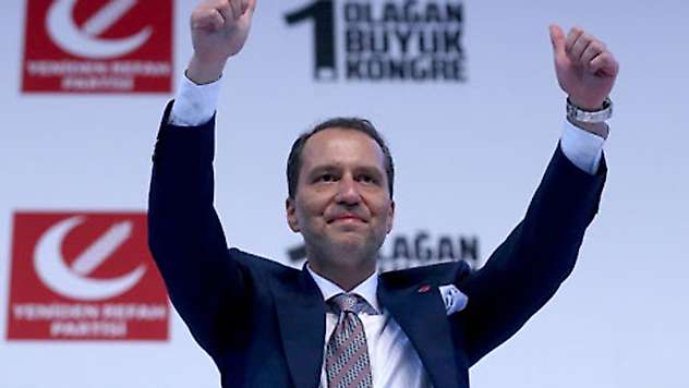 Yeniden Refah Partisi lideri Fatih Erbakan'ın yüzde 51.5 ile birinci çıktığı Cumhurbaşkanlığı anketi sosyal medyada gündem oldu