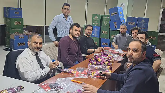 Yeniden Refah Partisi Meram Belediye Başkan Adayı Mustafa Özerdem'den kandil kutlaması