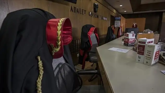 'Yenidoğan çetesi' davasında sanıkların yargılanmasına devam ediliyor