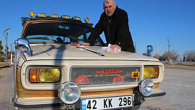 Yer: Konya! Evladı gibi gördüğü Anadol otomobiline gözü gibi bakıyor