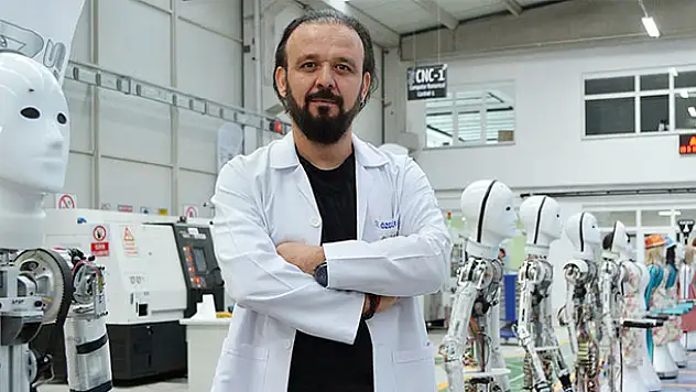 Yerli insansı robotlar görev bekliyor