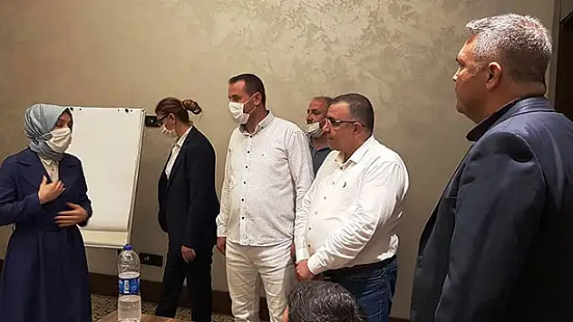 Yerli ve millî palet üreticileri Konya'da bir araya geldi