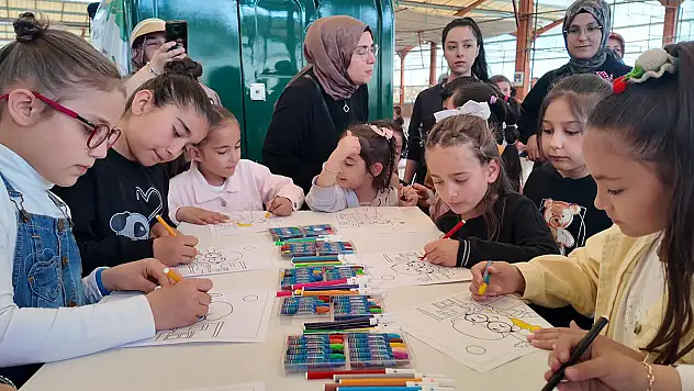 Yeşilay'dan Çatalhöyük'te dijital bağımlılığa karşı mahalle şenliği